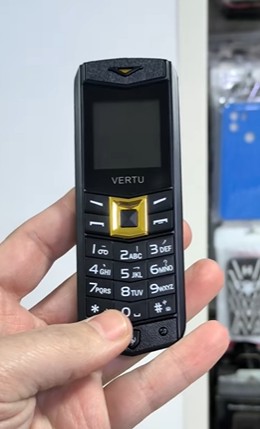 Vertu M9