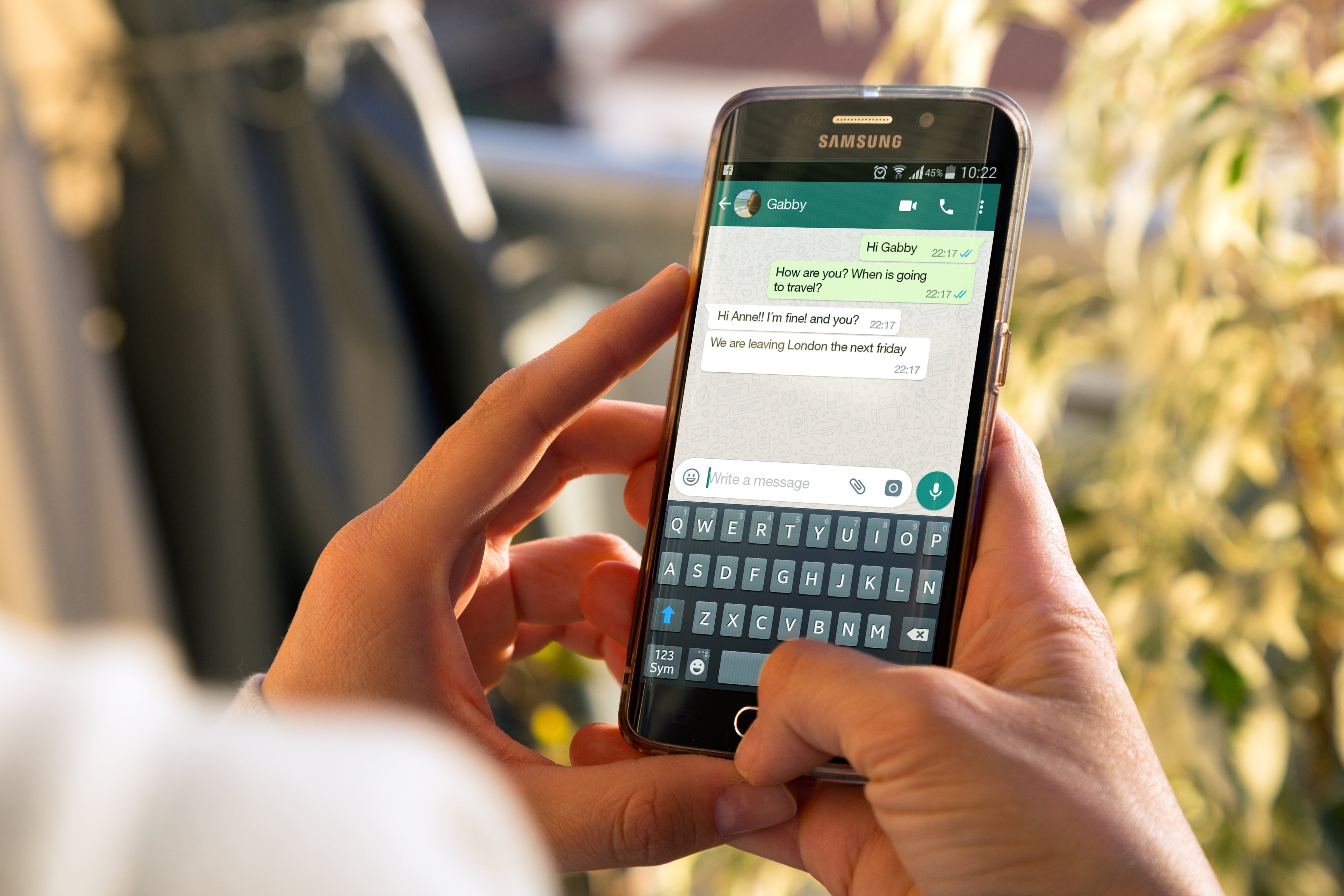 WhatsApp is getting a poll feature WhatsApp is getting a poll feature